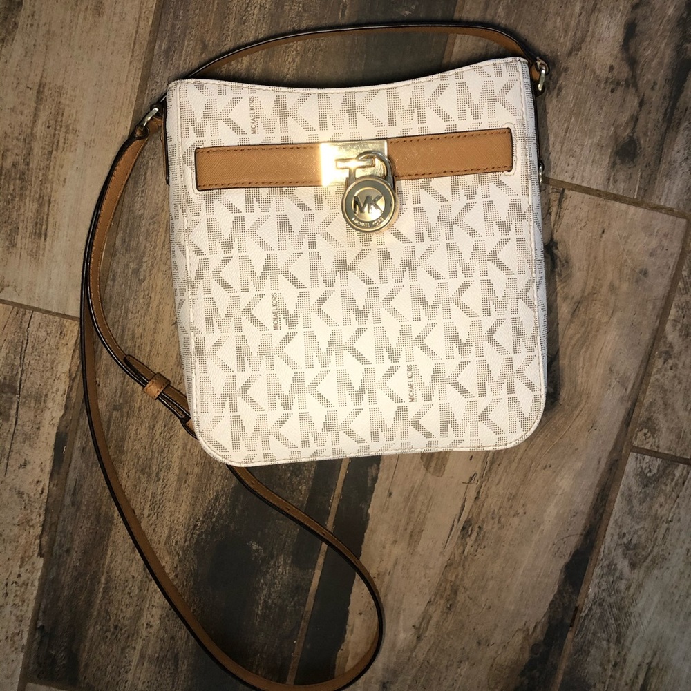 MK | Michael Kors crossbody | white and brown